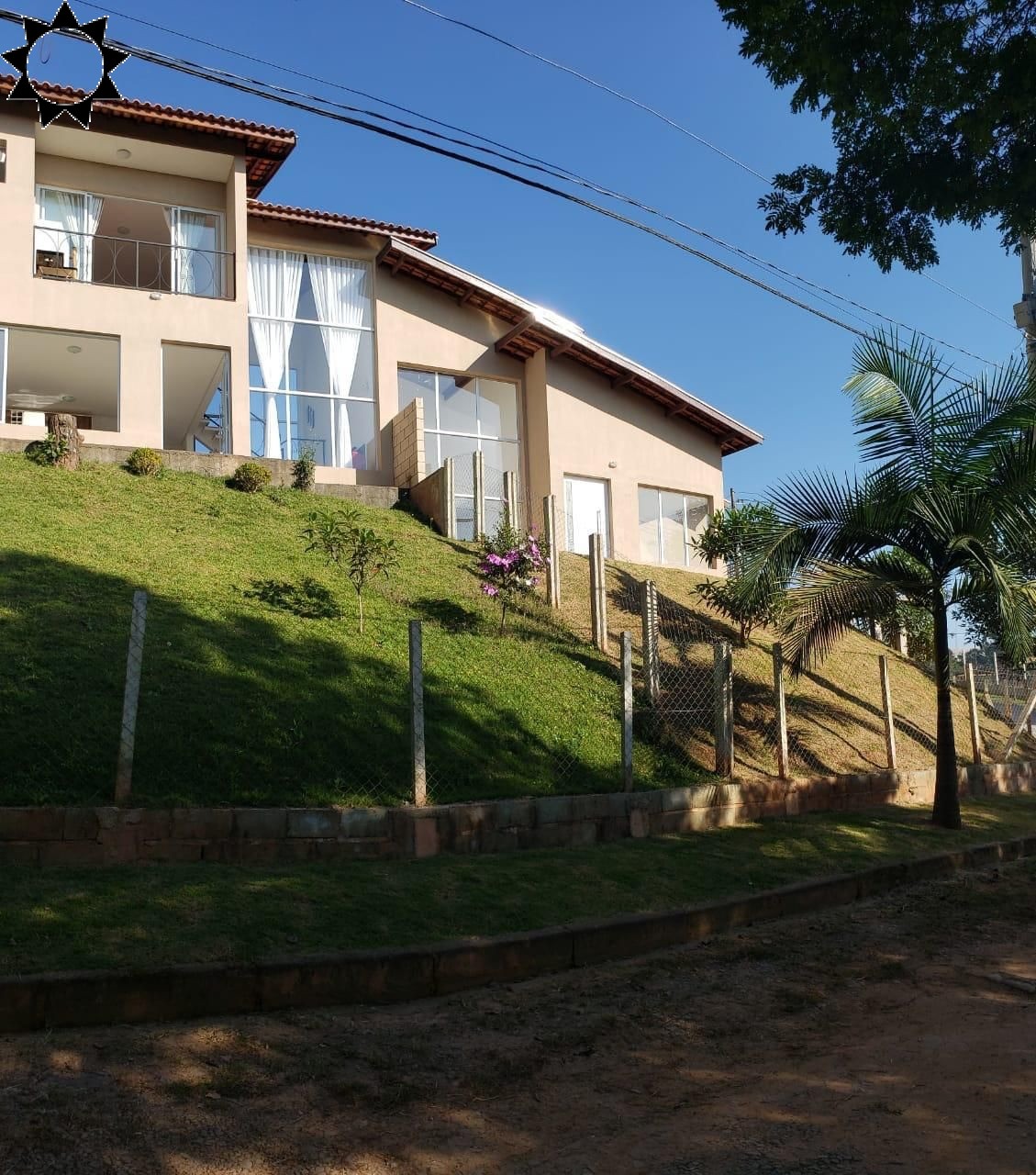 Casa para alugar com 3 quartos, 300m² - Foto 2