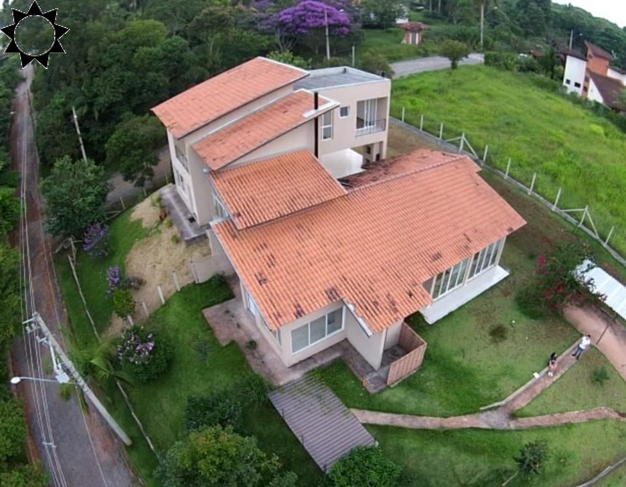 Casa para alugar com 3 quartos, 300m² - Foto 8