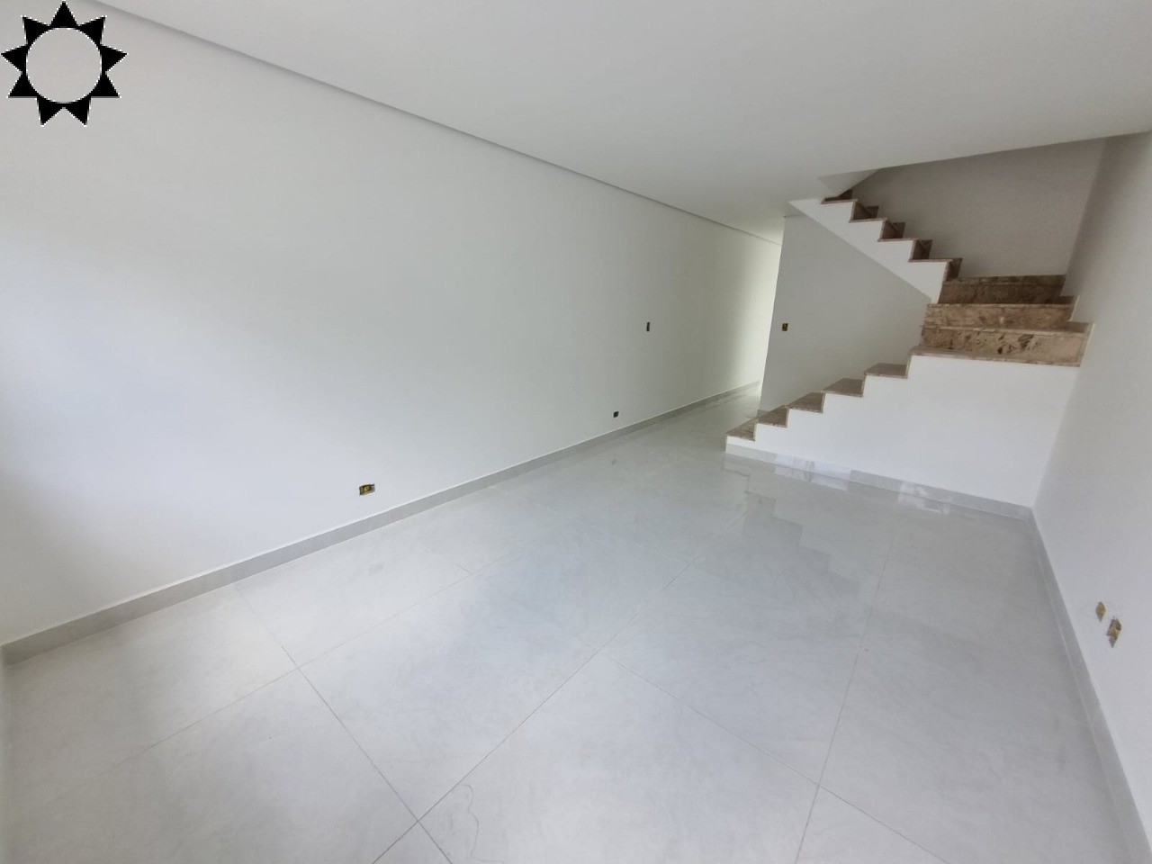 Casa à venda com 3 quartos, 160m² - Foto 2