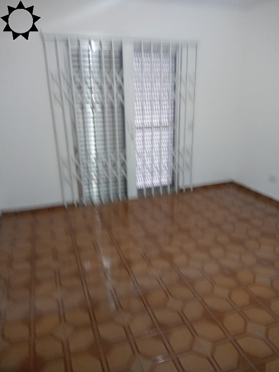 Casa à venda com 3 quartos, 200m² - Foto 1