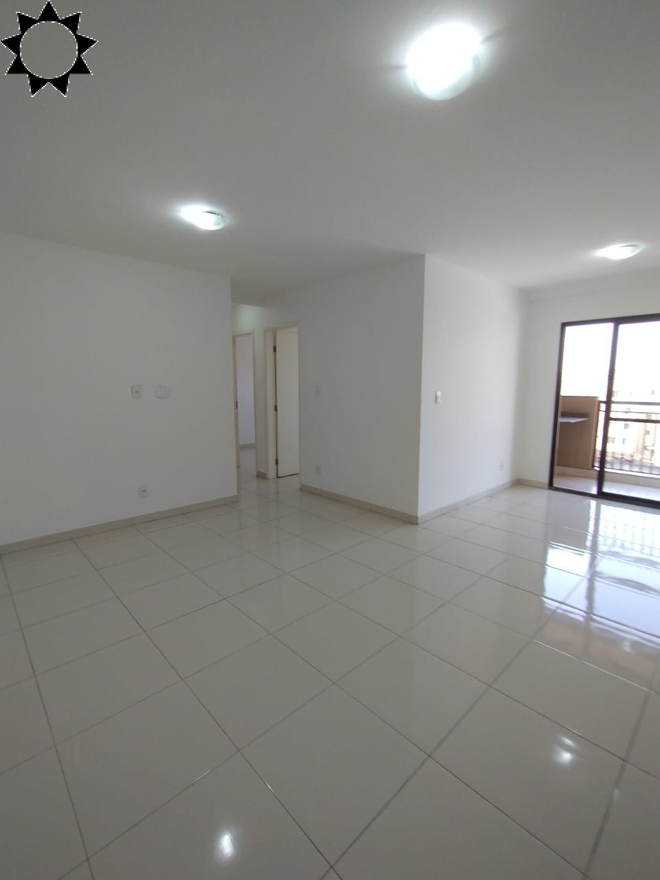 Apartamento à venda com 3 quartos, 90m² - Foto 2