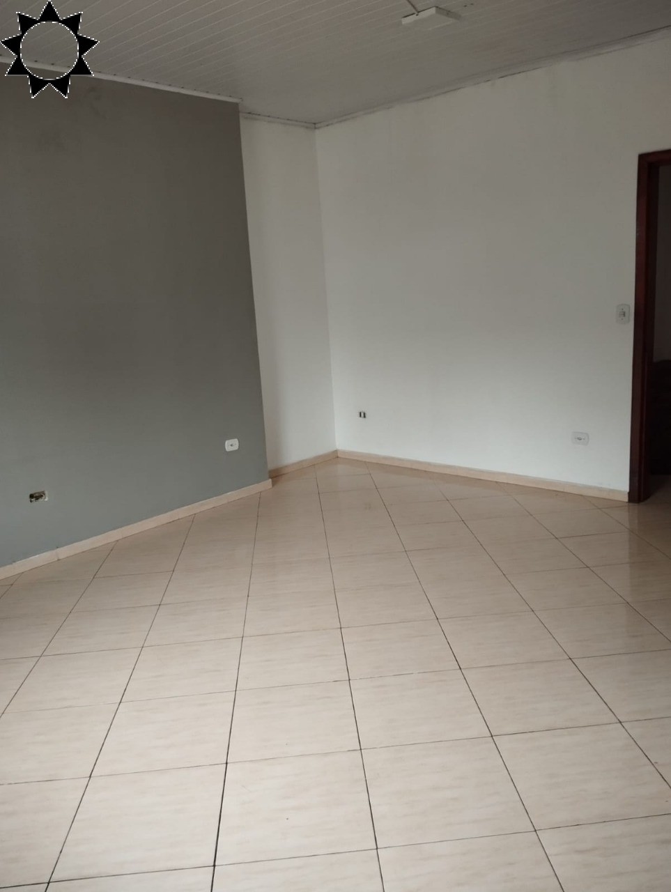 Casa à venda com 5 quartos, 140m² - Foto 3