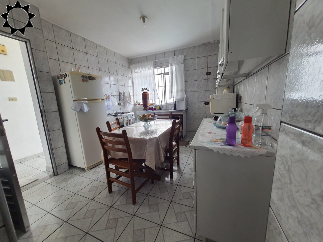 Casa à venda com 3 quartos, 270m² - Foto 2