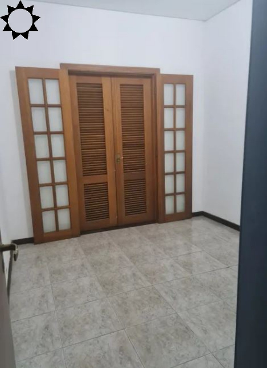 Casa à venda com 6 quartos, 252m² - Foto 5