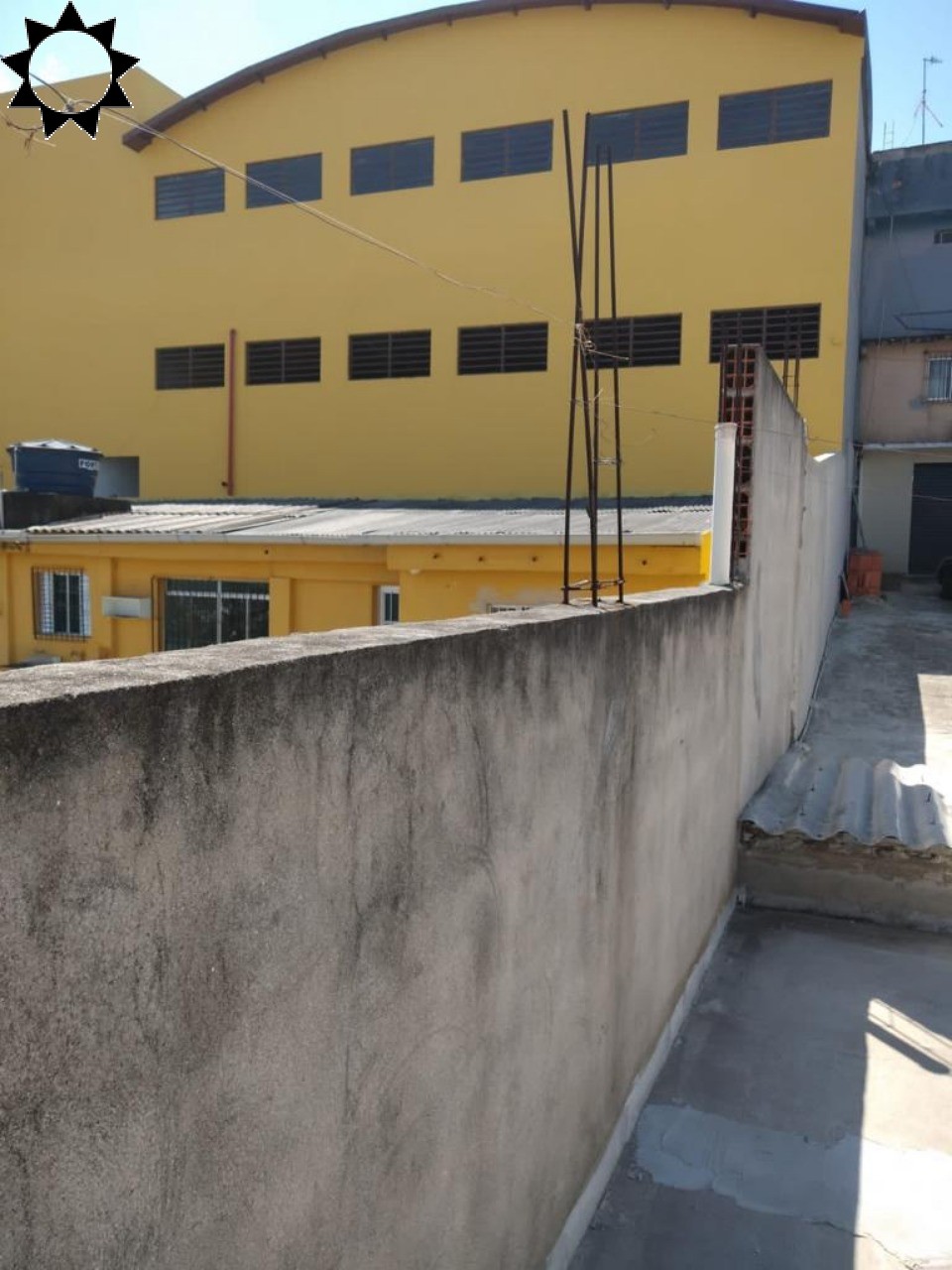 Casa à venda com 2 quartos, 125m² - Foto 2