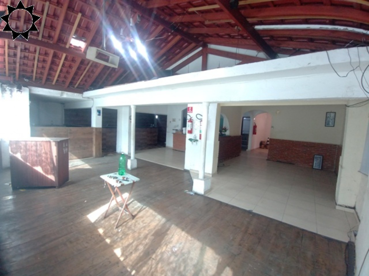 Prédio Inteiro para alugar, 220m² - Foto 1