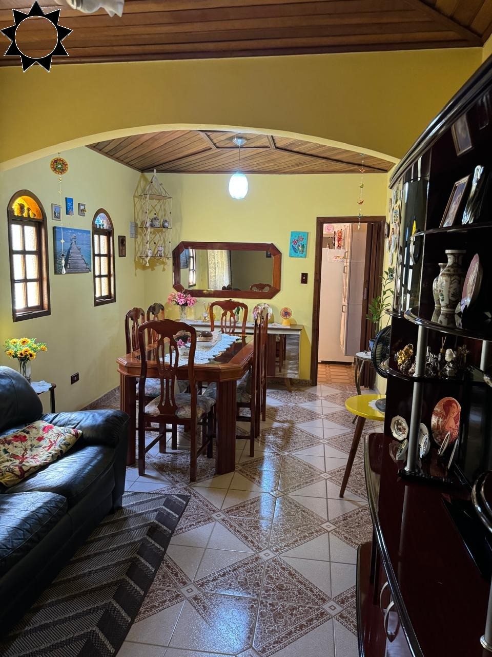 Casa à venda com 2 quartos, 125m² - Foto 1