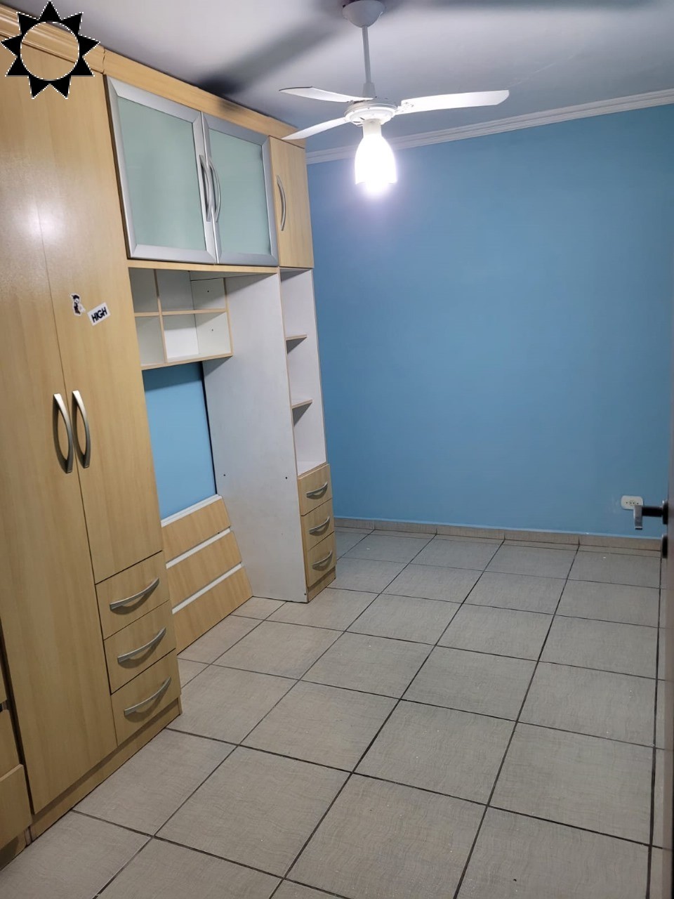 Casa à venda com 4 quartos, 200m² - Foto 2