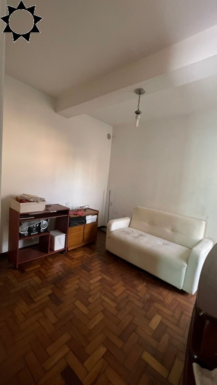 Casa à venda com 3 quartos, 221m² - Foto 1