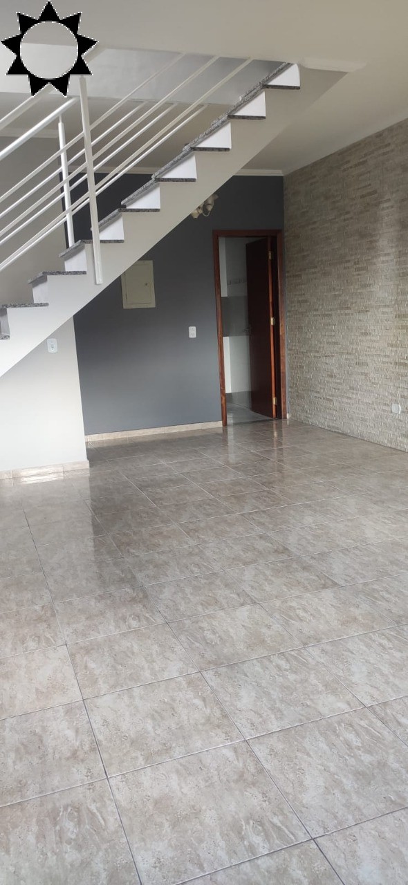 Casa à venda com 3 quartos, 180m² - Foto 2