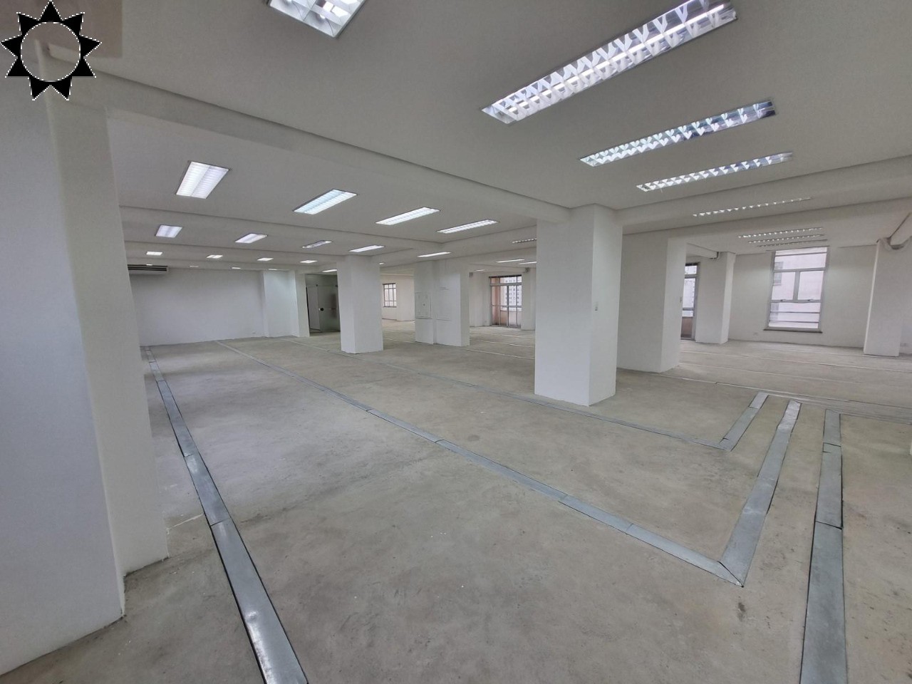 Conjunto Comercial-Sala para alugar, 554m² - Foto 1