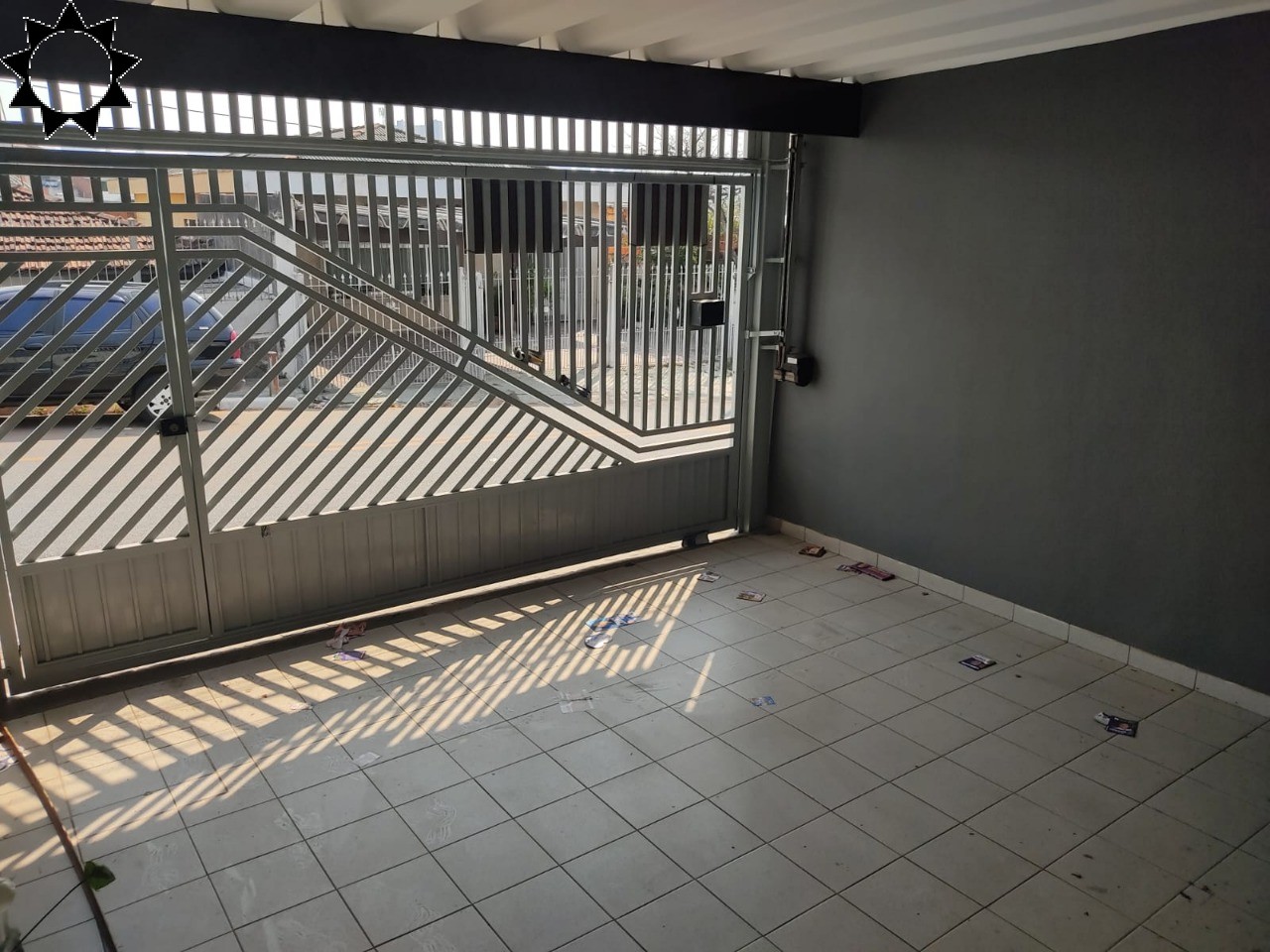 Casa à venda com 3 quartos, 116m² - Foto 1