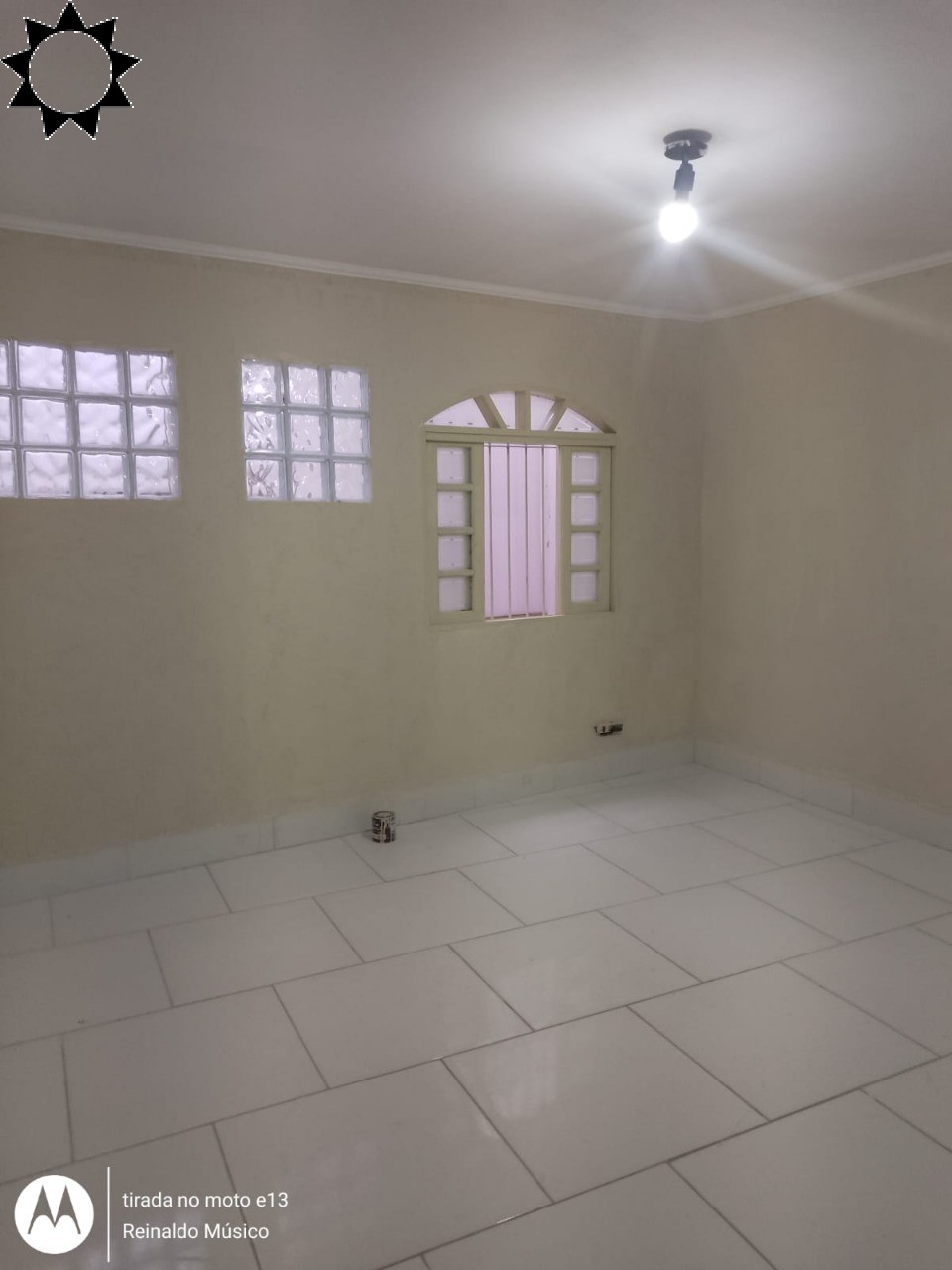 Casa para alugar com 2 quartos, 52m² - Foto 1