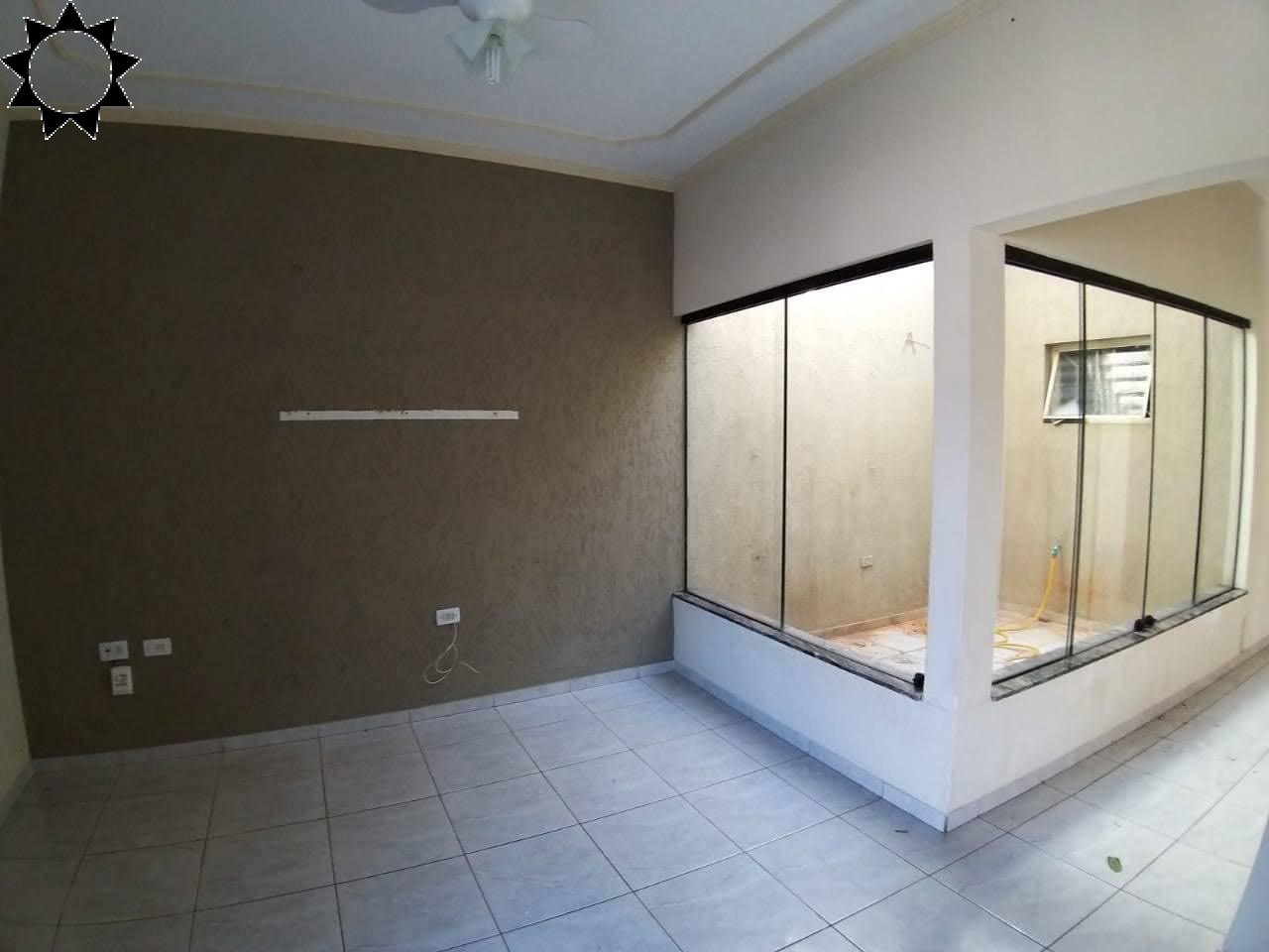 Casa à venda com 3 quartos, 152m² - Foto 1