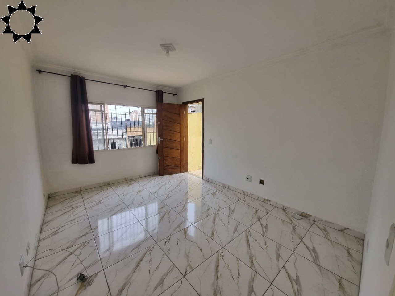 Casa à venda com 3 quartos, 145m² - Foto 1