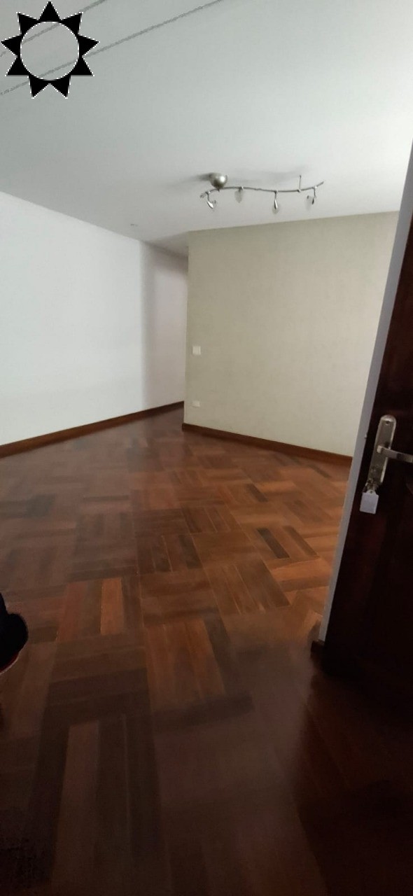 Casa para alugar com 3 quartos, 228m² - Foto 3