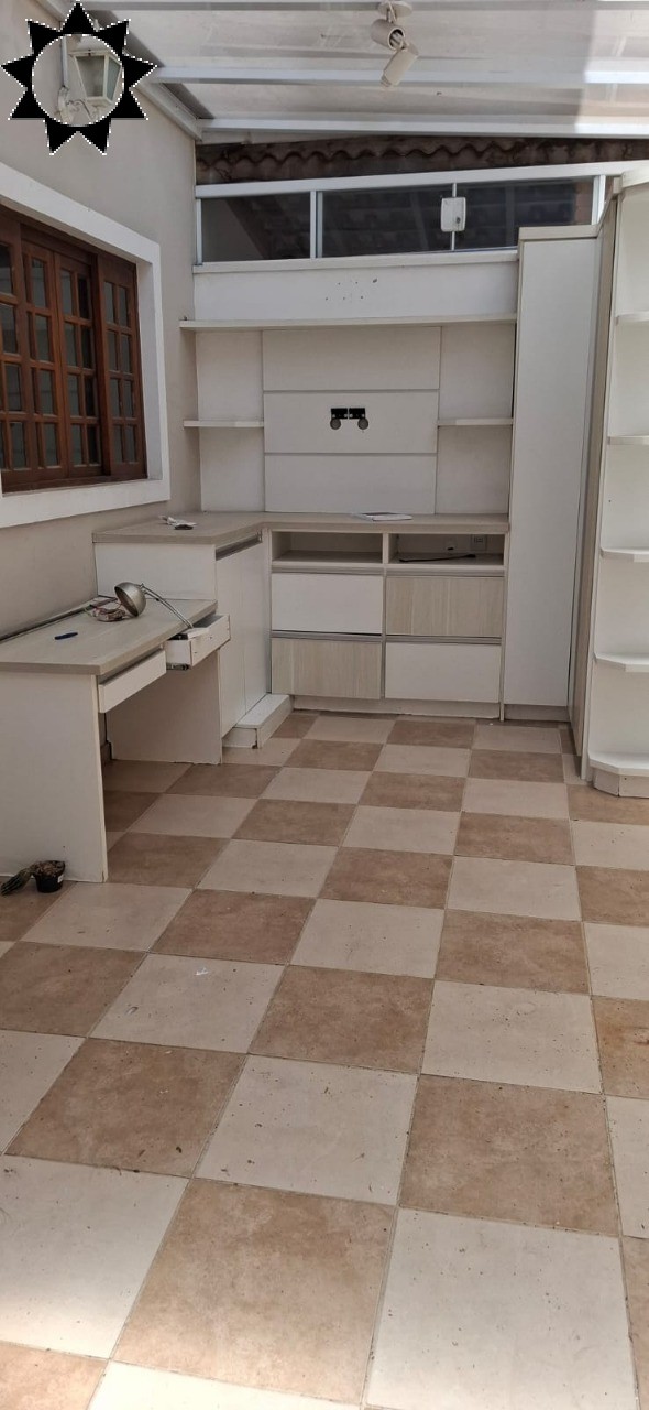 Casa para alugar com 3 quartos, 228m² - Foto 34