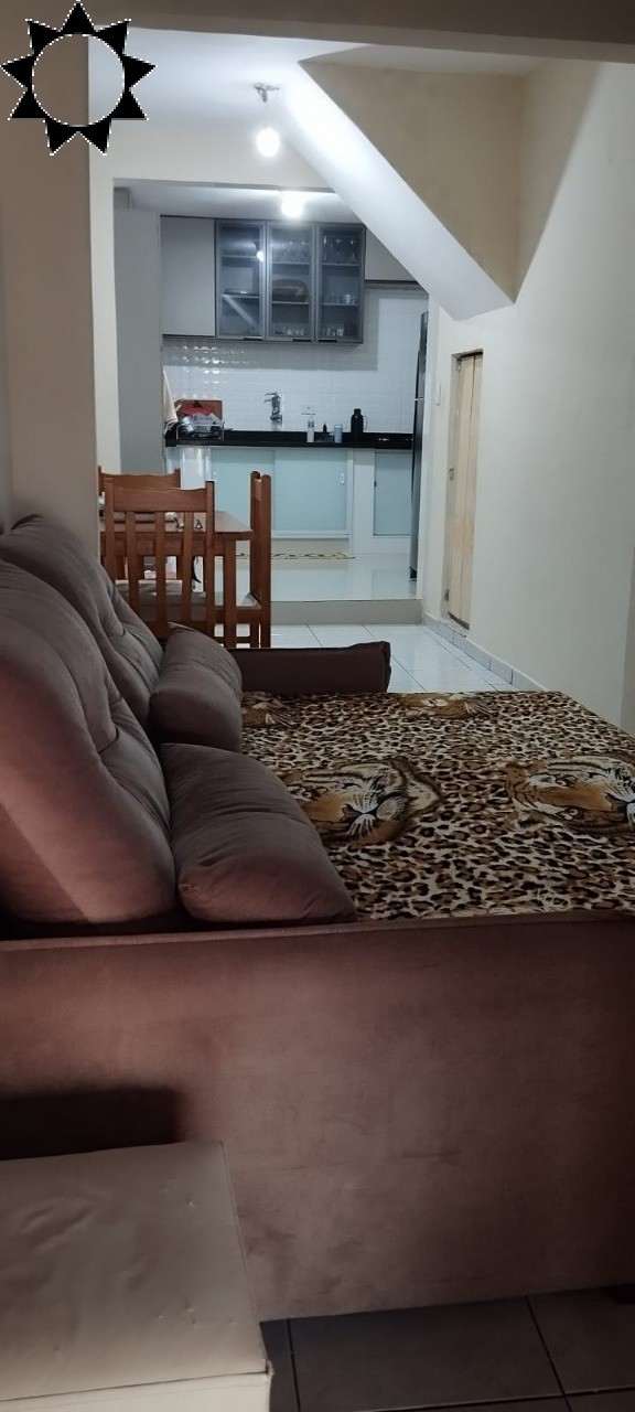 Casa à venda com 2 quartos, 140m² - Foto 1