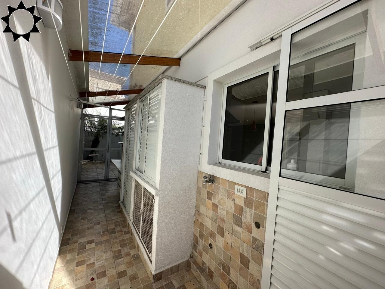 Casa à venda com 3 quartos, 238m² - Foto 14