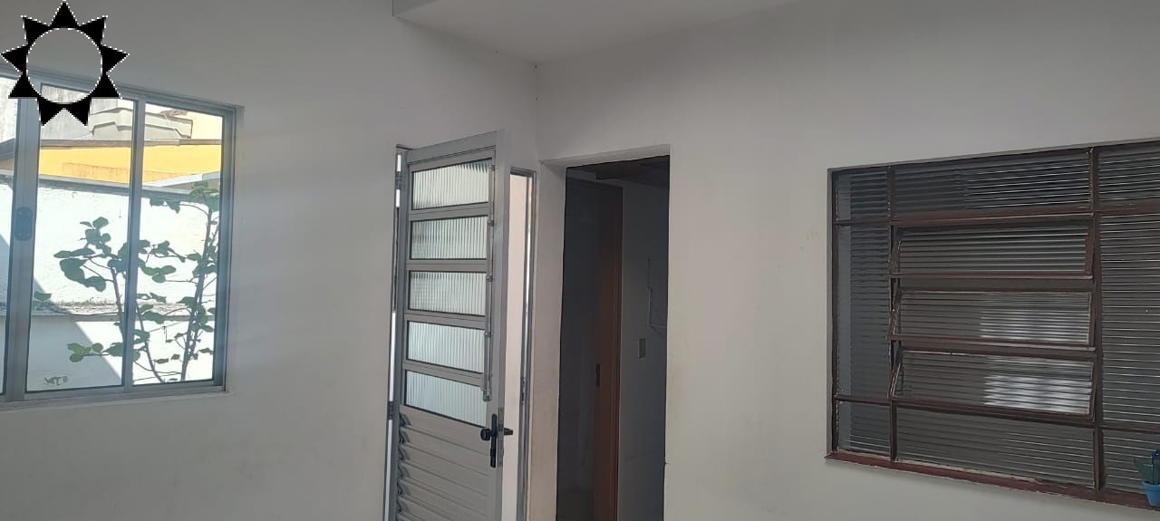 Casa à venda com 2 quartos, 90m² - Foto 1