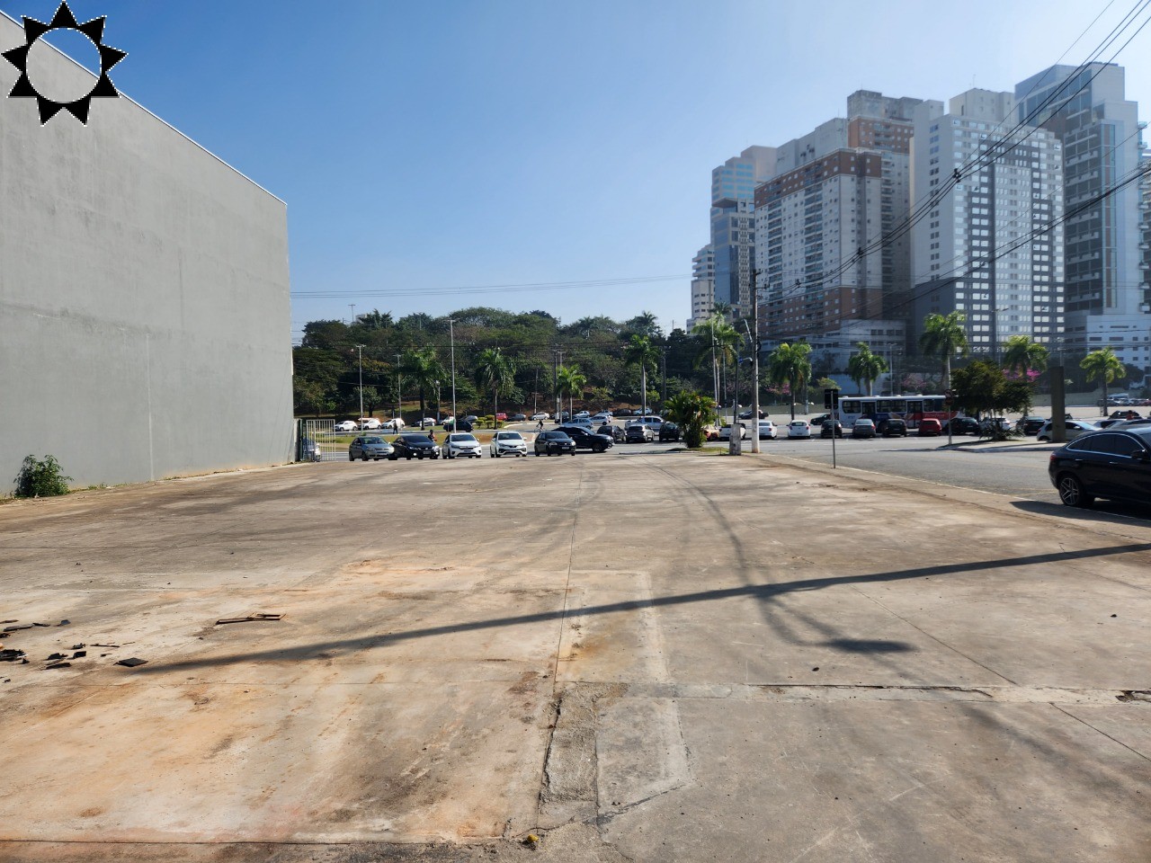 Loteamento e Condomínio para alugar, 836m² - Foto 1