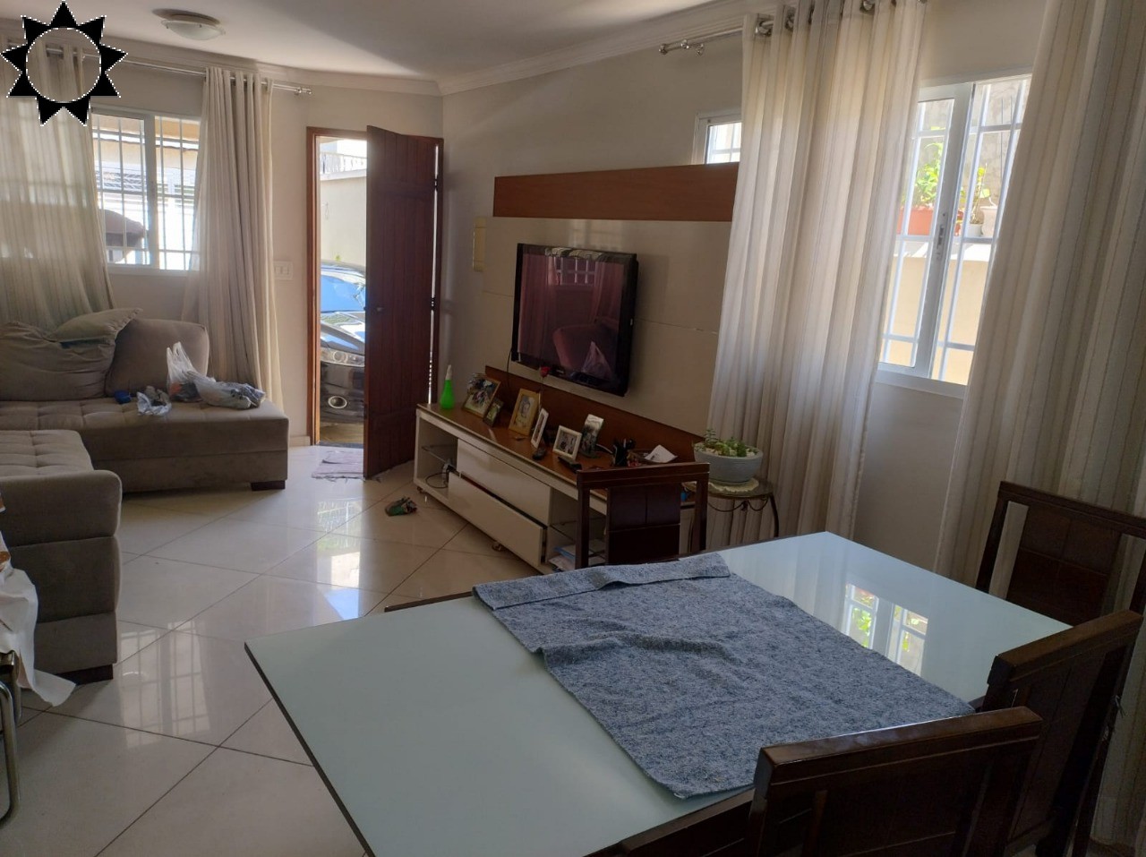 Casa à venda com 3 quartos, 148m² - Foto 1