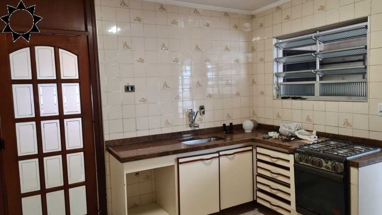 Casa à venda com 2 quartos, 80m² - Foto 18