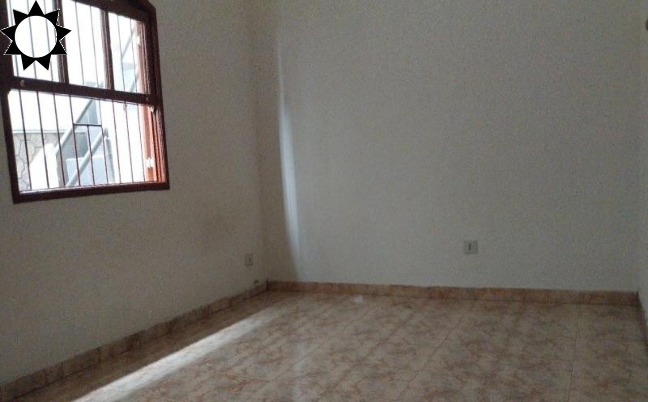 Casa à venda com 2 quartos, 80m² - Foto 1