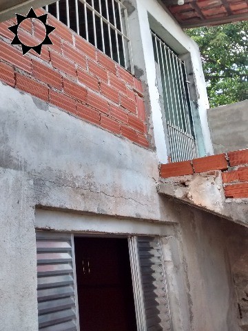 Casa à venda com 3 quartos, 120m² - Foto 2