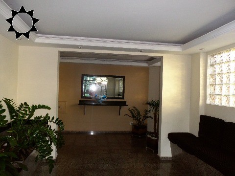 Apartamento à venda com 2 quartos, 68m² - Foto 2