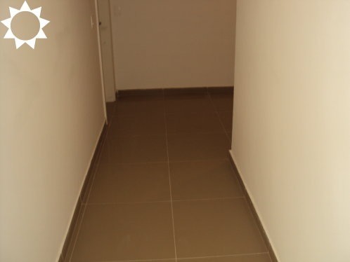 Apartamento à venda com 3 quartos, 75m² - Foto 2