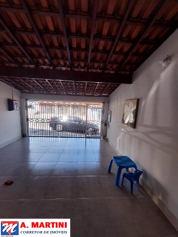 Casa à venda com 2 quartos, 125m² - Foto 2