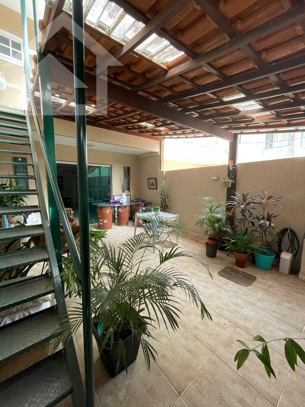 Casa à venda com 3 quartos, 160m² - Foto 2