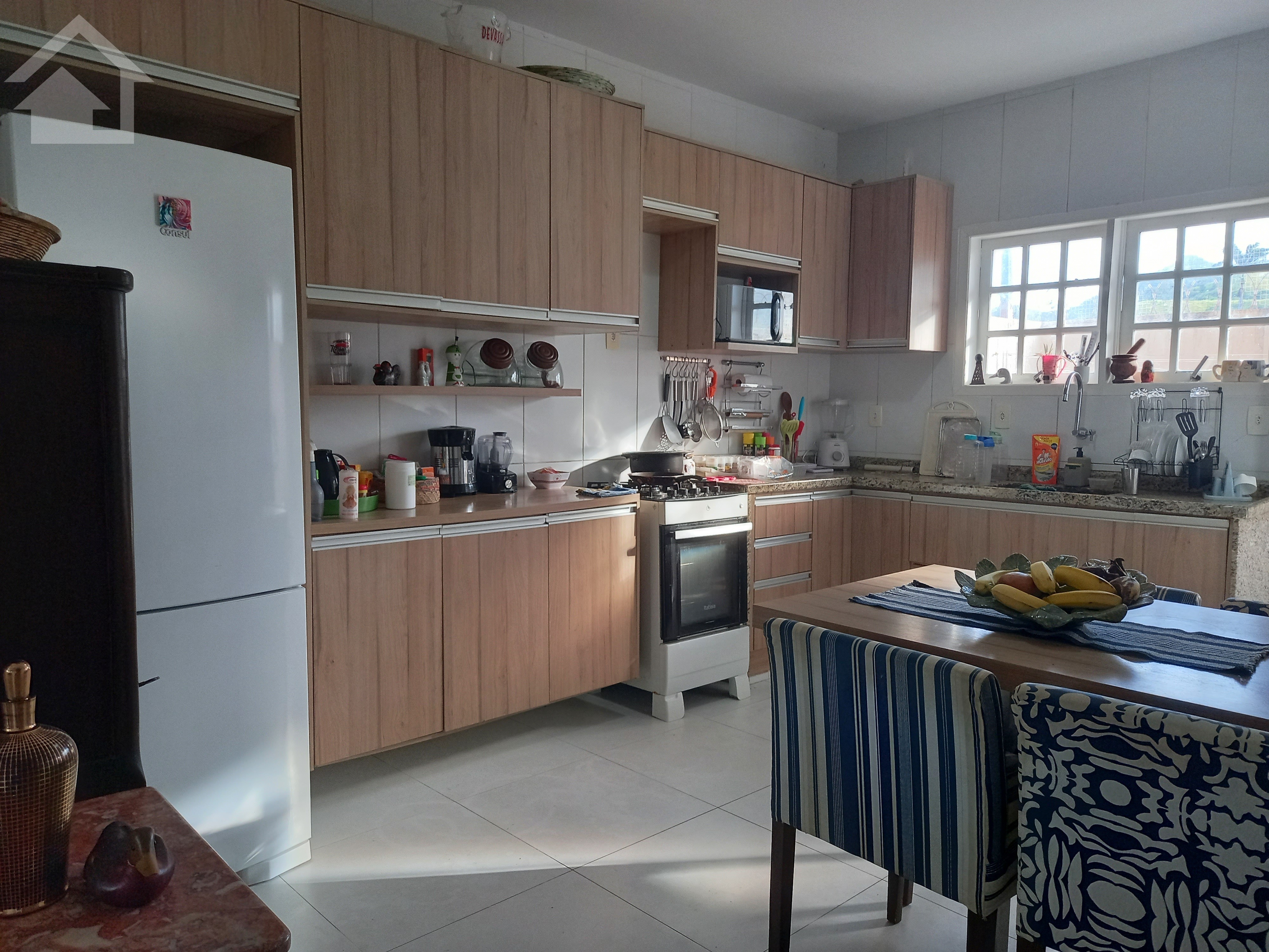 Casa à venda com 3 quartos, 160m² - Foto 14