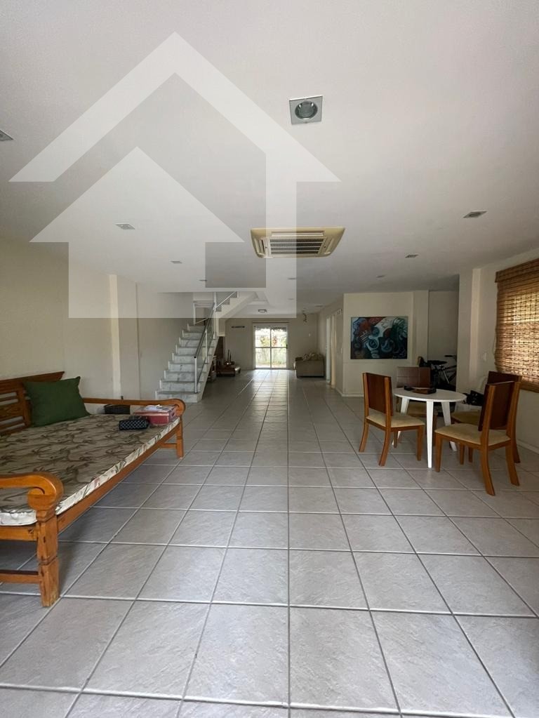 Casa à venda com 4 quartos, 450m² - Foto 4