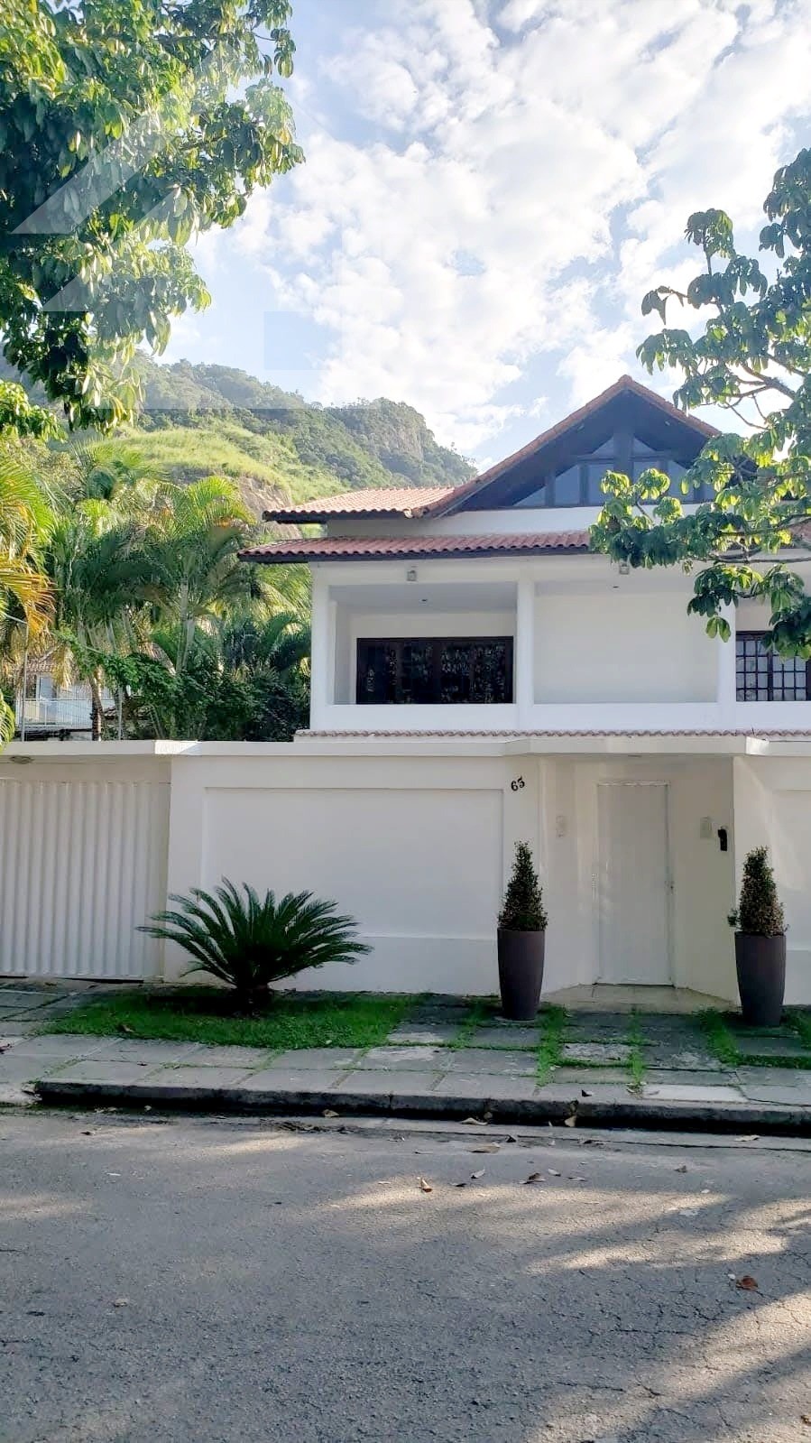 Casa à venda com 5 quartos, 500m² - Foto 1