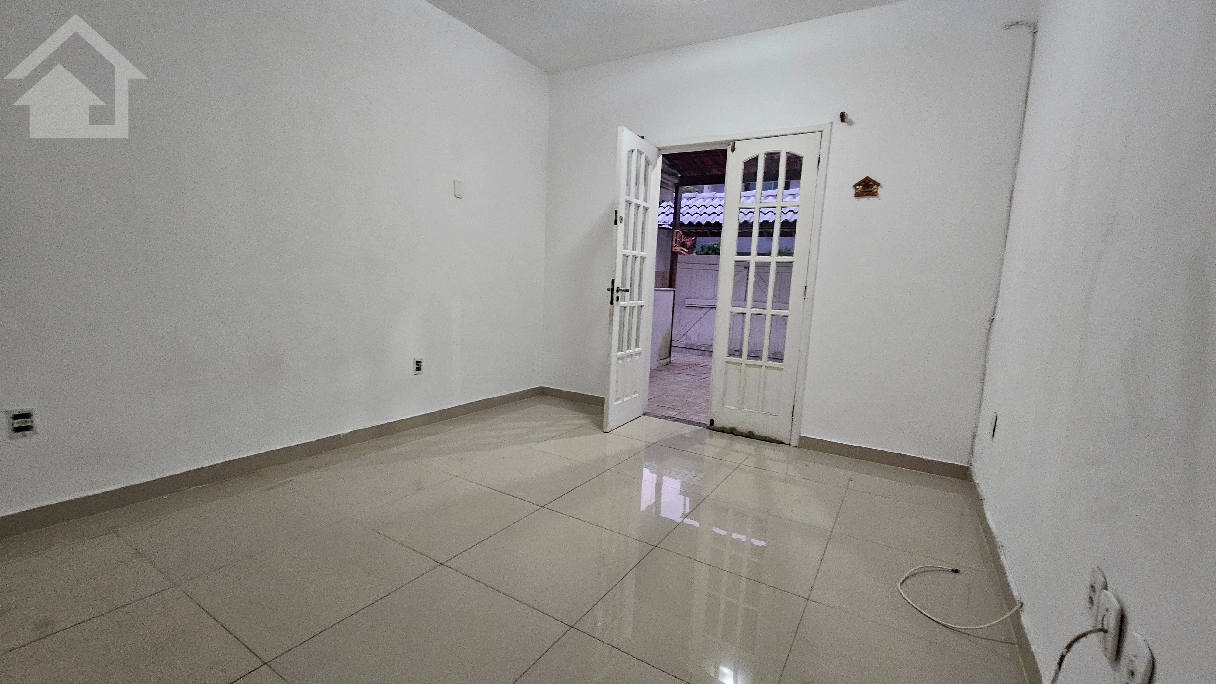 Casa à venda e aluguel com 2 quartos, 150m² - Foto 6