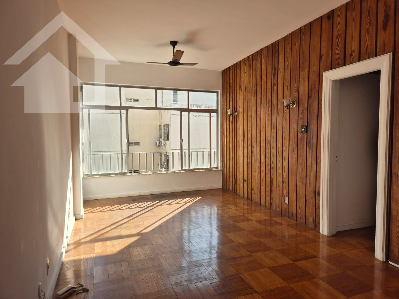 Apartamento à venda com 3 quartos, 100m² - Foto 1