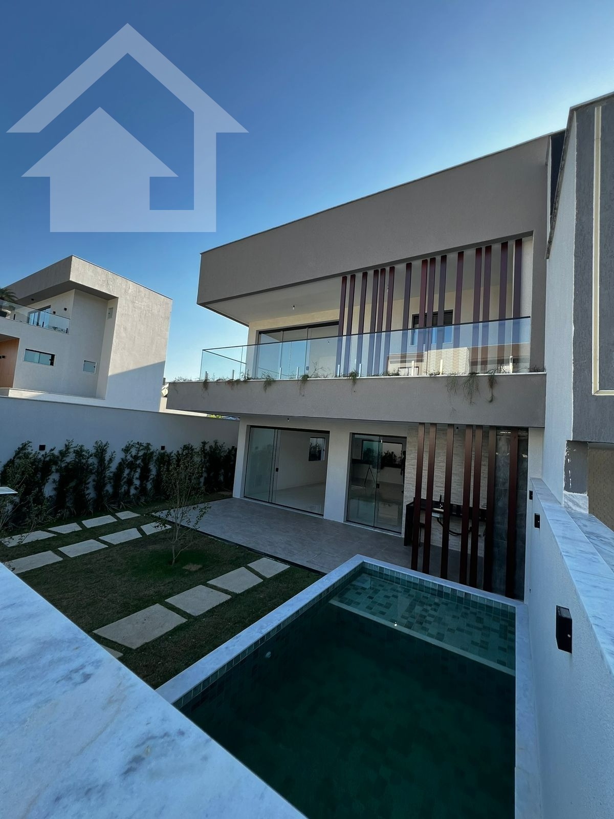 Casa à venda com 4 quartos, 247m² - Foto 3