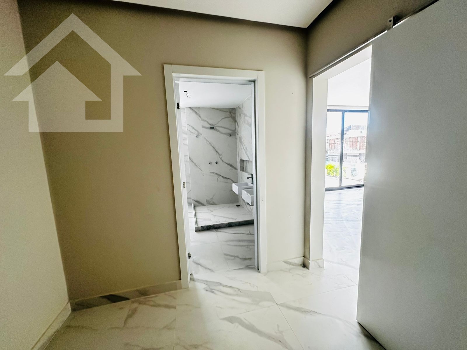 Casa à venda com 4 quartos, 214m² - Foto 15