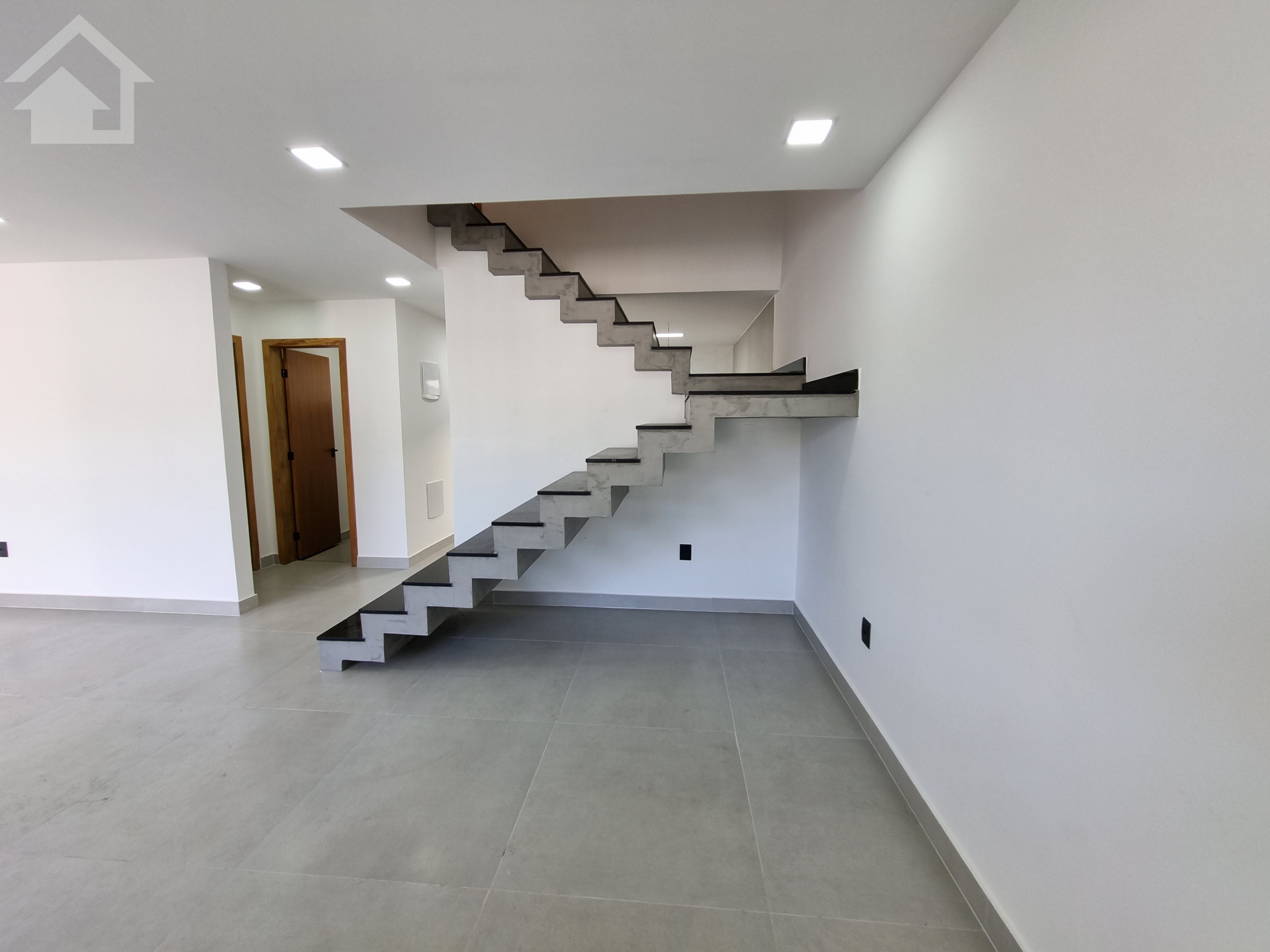 Casa à venda com 4 quartos, 180m² - Foto 12