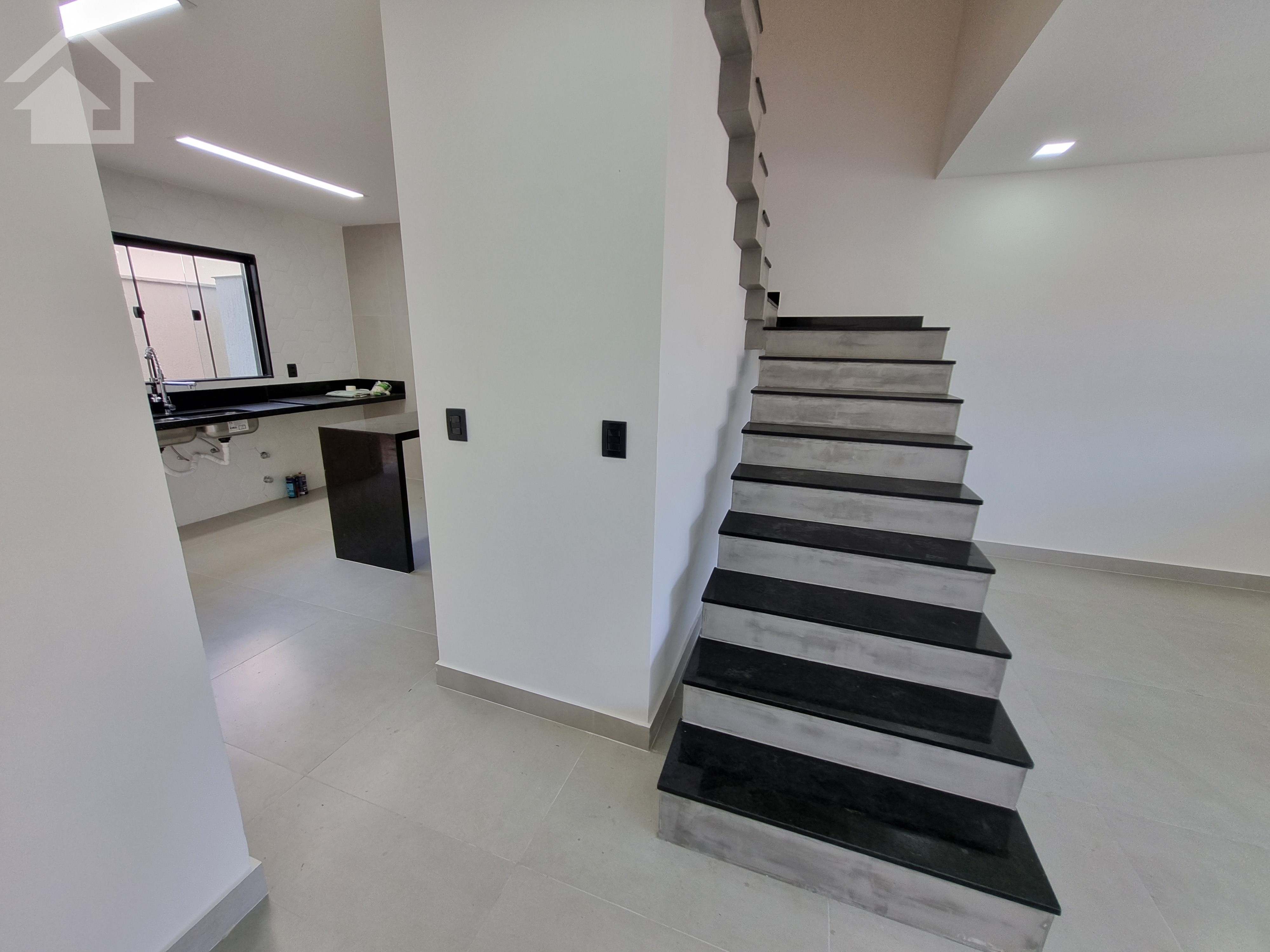 Casa à venda com 4 quartos, 180m² - Foto 13