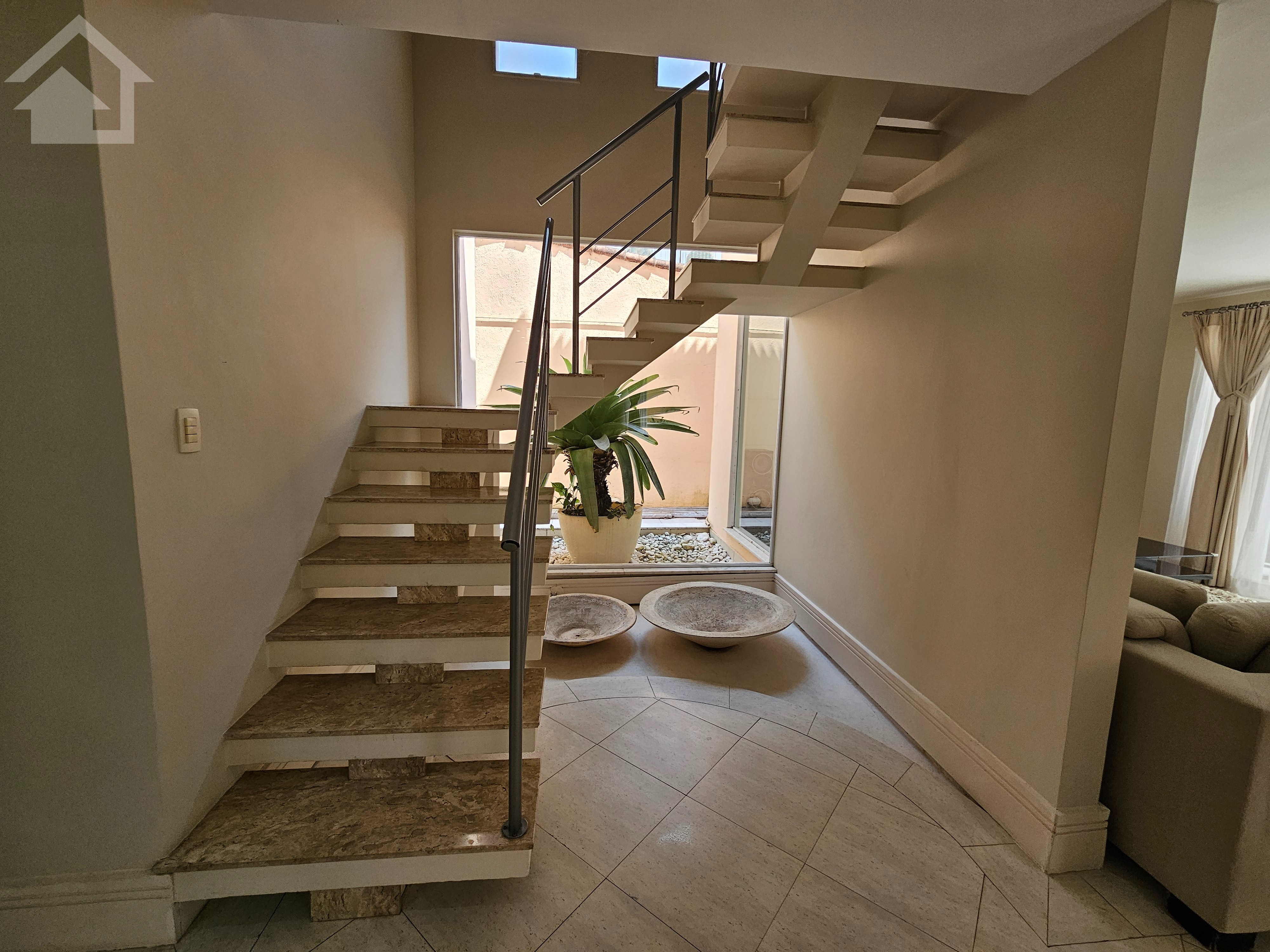 Casa à venda e aluguel com 4 quartos, 360m² - Foto 11