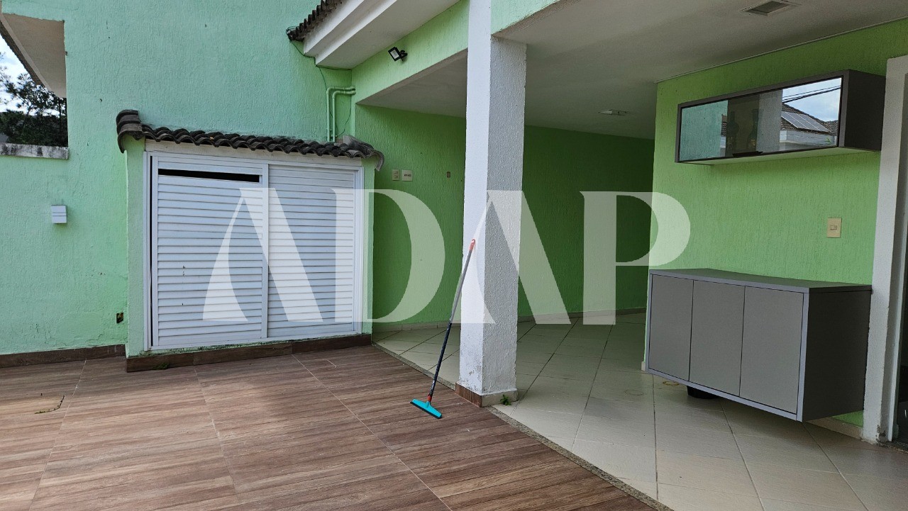 Casa à venda com 3 quartos, 220m² - Foto 9