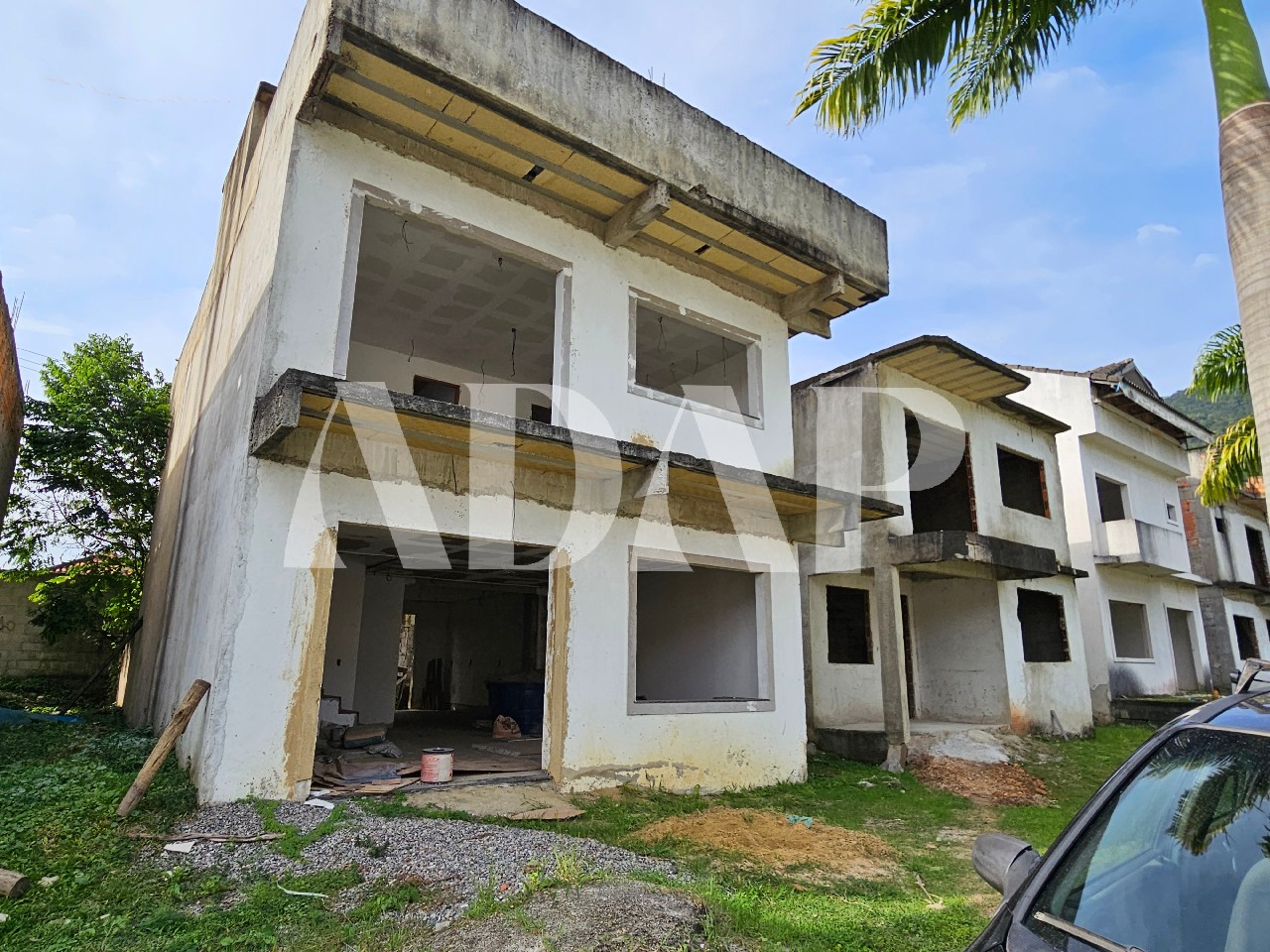 Casa à venda com 4 quartos, 198m² - Foto 3