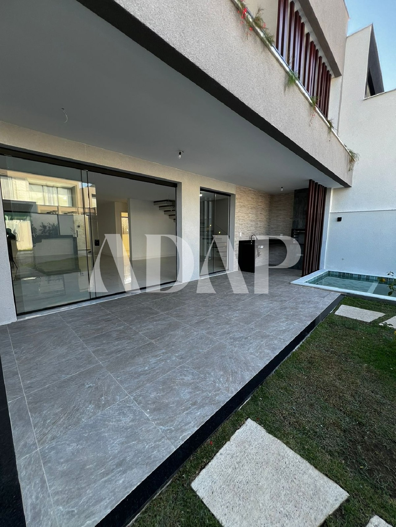 Casa à venda com 4 quartos, 247m² - Foto 6