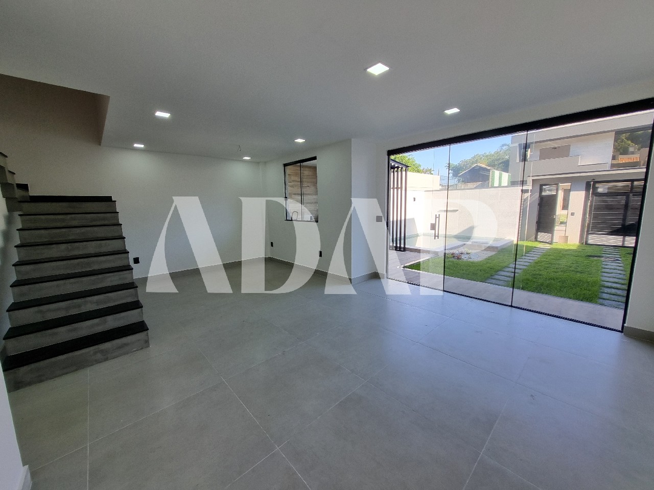 Casa à venda com 4 quartos, 180m² - Foto 9