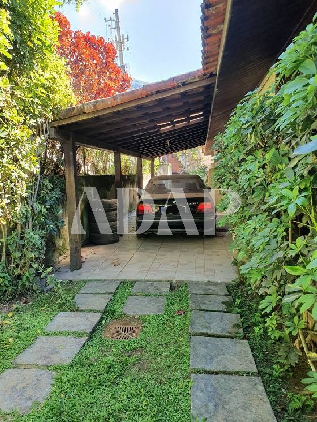 Casa à venda com 9 quartos, 380m² - Foto 9