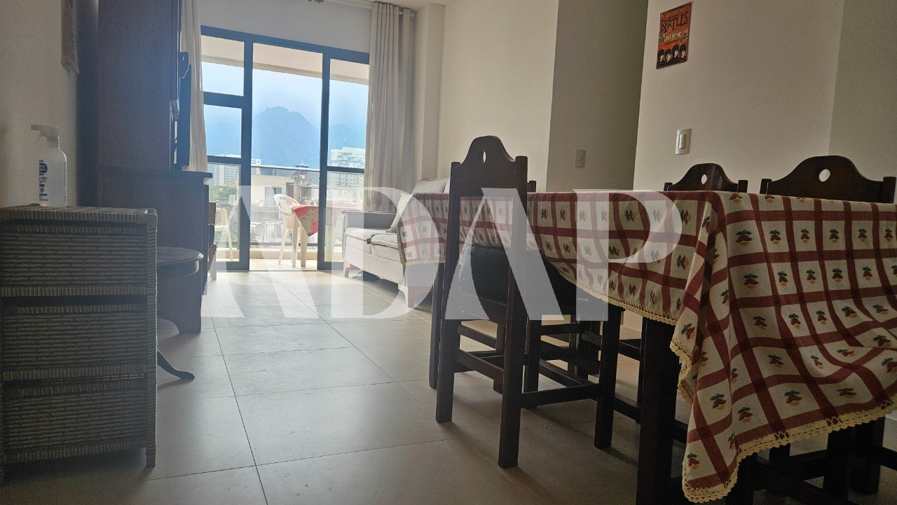 Apartamento à venda com 3 quartos, 77m² - Foto 2