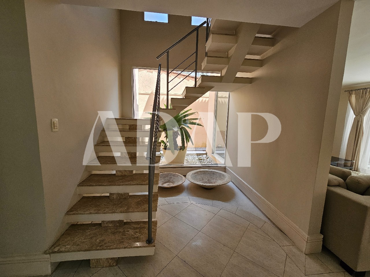 Casa à venda e aluguel com 4 quartos, 360m² - Foto 11